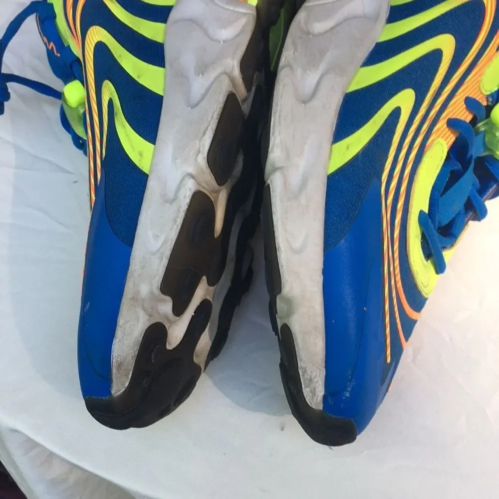 Nike AirMax 270 Shoes